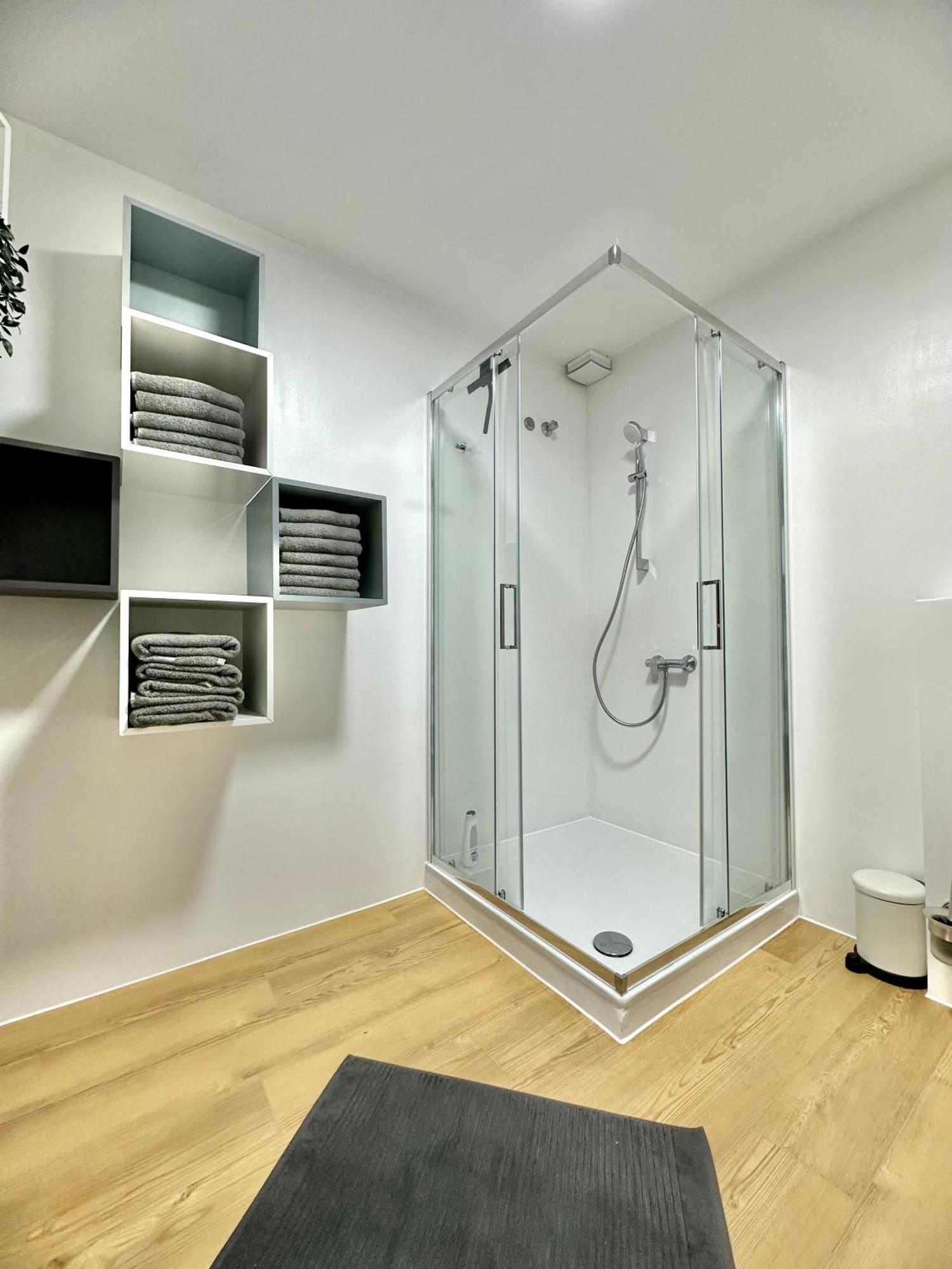 City-Apartment Mit Dachterrasse & Massagesessel In Der Fussgaengerzone K4 Oldenburg Dış mekan fotoğraf